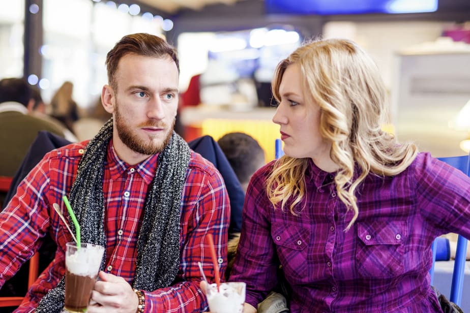5 Signs That His Behavior Means He Doesn't Want to be With You