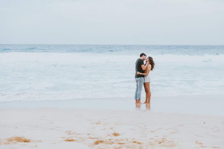 15 Signs He Is Fighting His Feelings For You