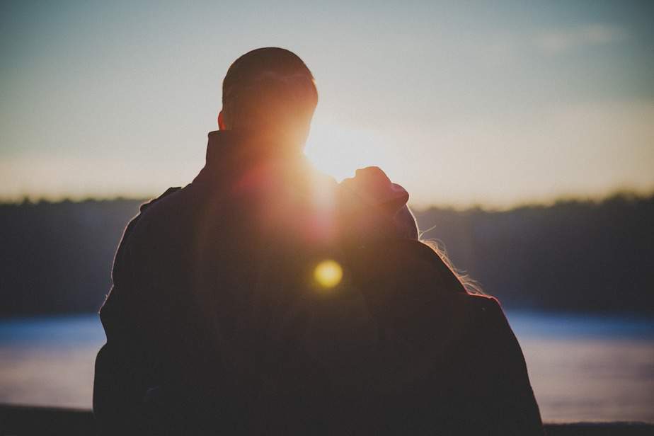 20 Signs You've Finally Found That One Great Love (And 19 Examples)