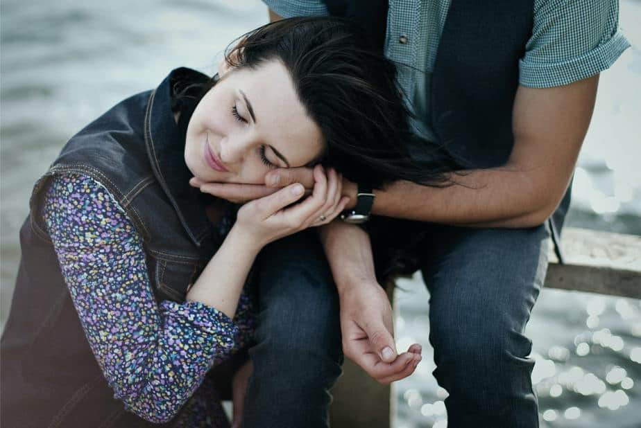 35 Subtle Signs A Guy Likes You More Than A Friend