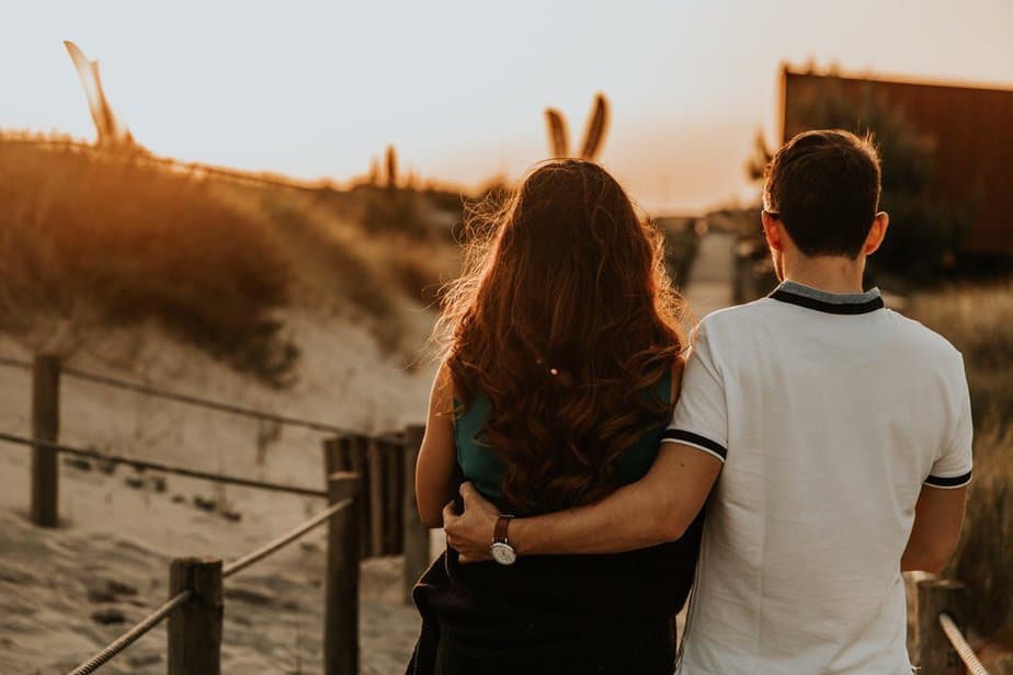 20 Subtle Signs He Is Jealous Because He Likes You