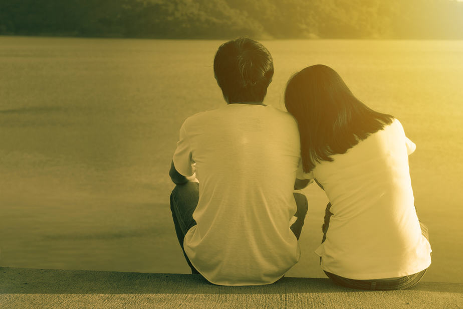 14 Signs He’s In Love With Someone Else