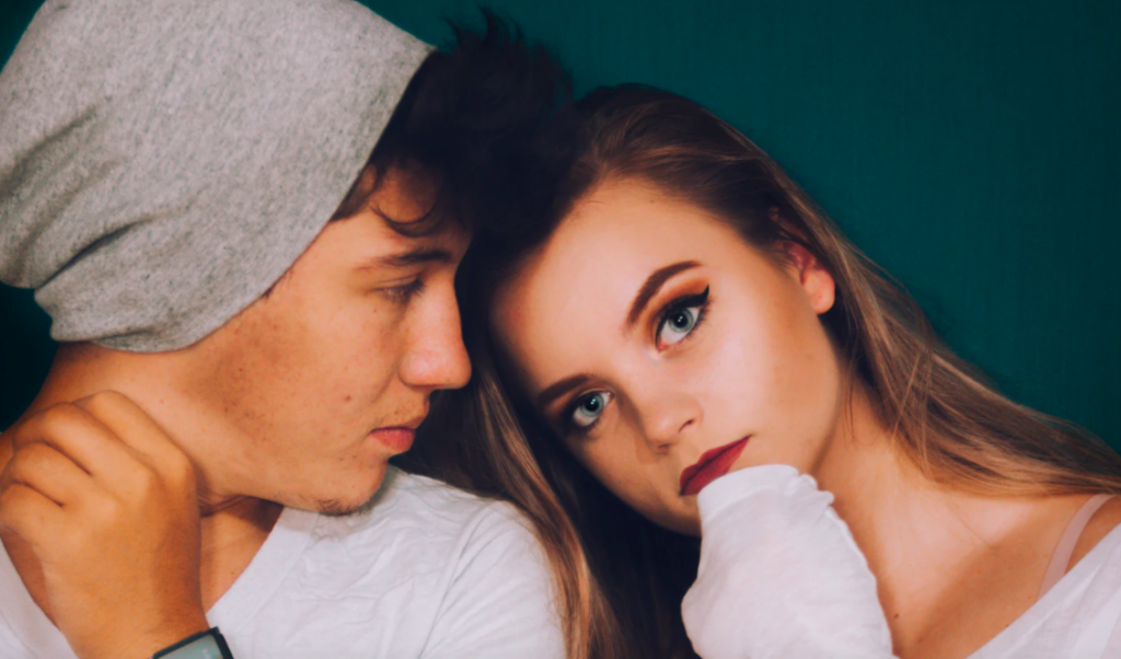 7 Signs Of An Insecure Girlfriend (And How To Help Her)