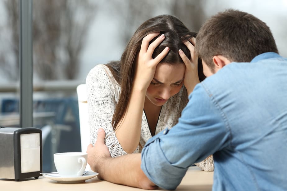 11 Heartbreaking Signs You Will Never Be A Priority To Him