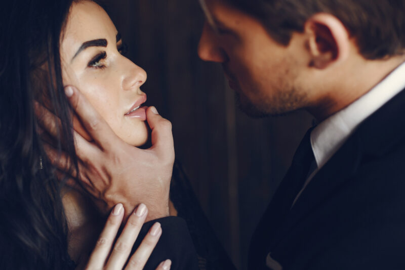 29 Warning Signs Of A Deeply Insecure Boyfriend