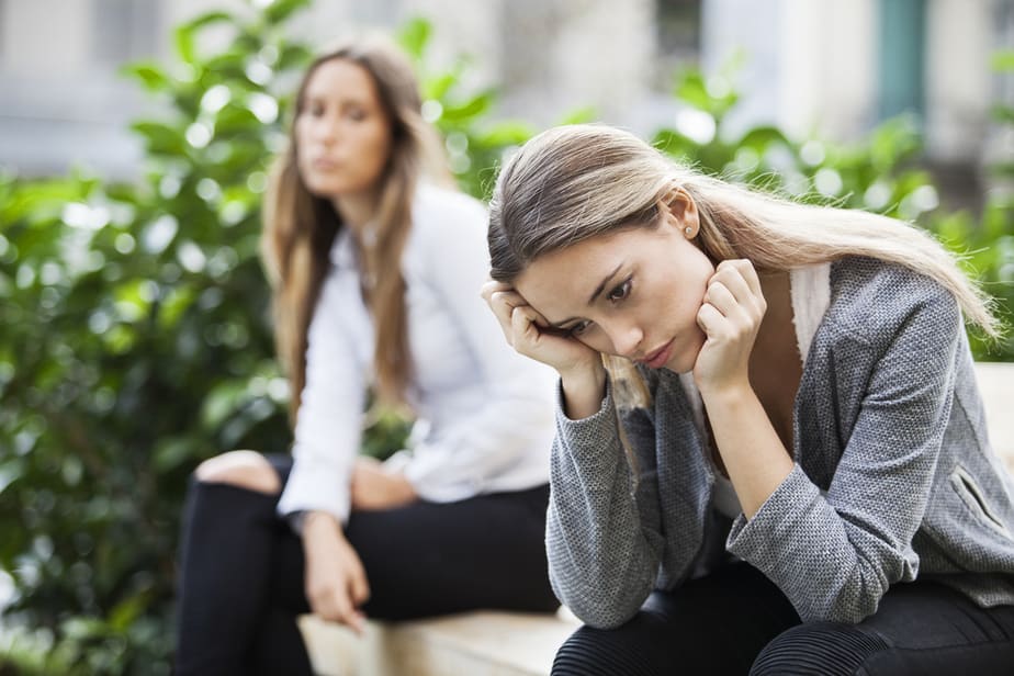 DONE! 4 Specific Signs Of A Toxic Friend And How To Deal With Them