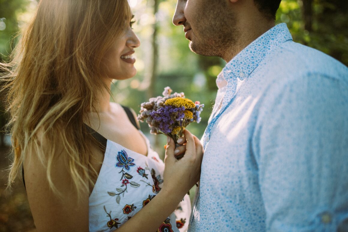 More Than Friends 6 Undeniable Nonverbal Signs That He Wants You