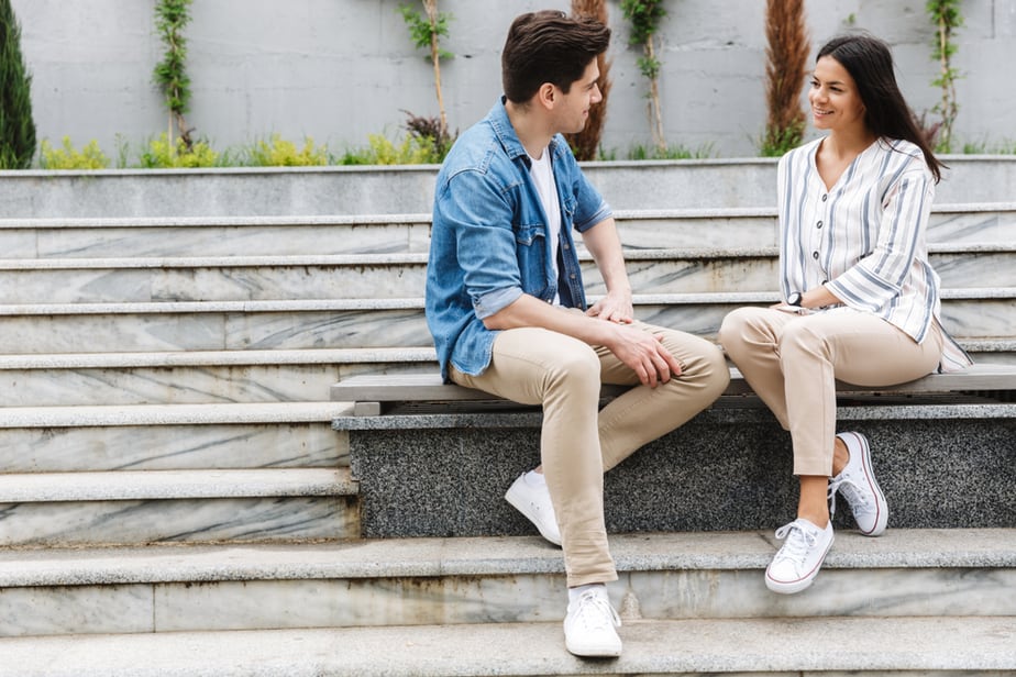 DONE! 7 Clear Signs That Your New Relationship Is Moving Too Fast