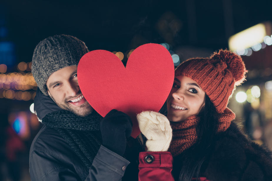 Control Freak Or Romantic Sweetheart? 6 Red Flags To Look Out For
