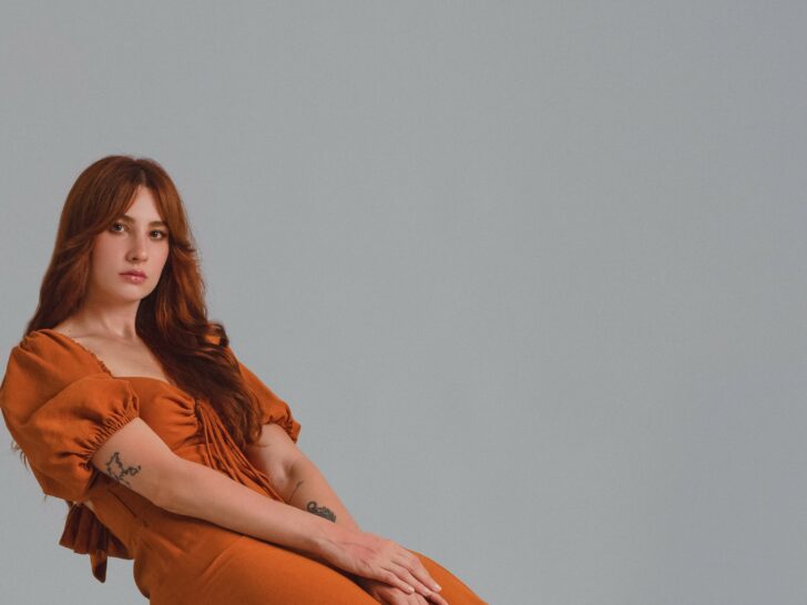 11 Warning Signs Of A Desperate Woman That Turn Guys Off