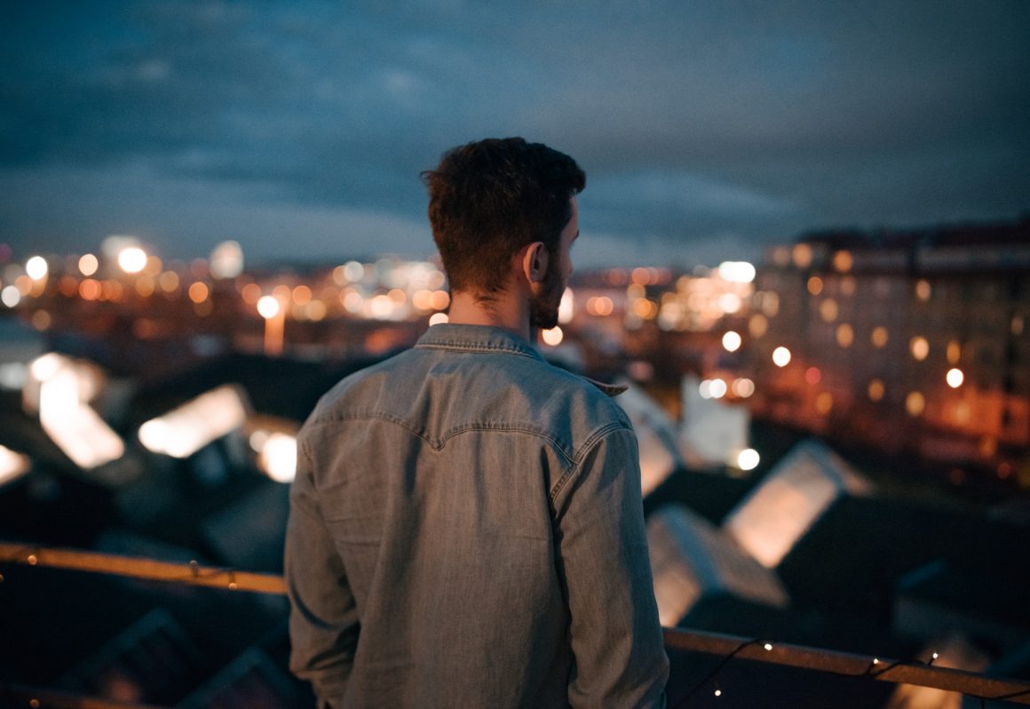DONE! 19 Big Signs Your Ex-Boyfriend Is Pretending To Be Over You (But Isn't)