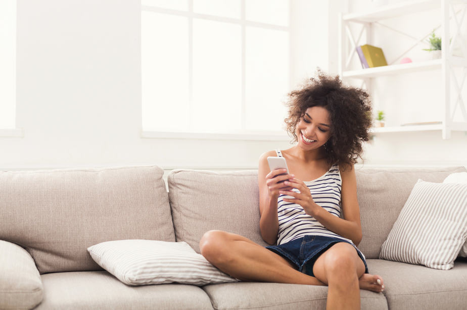 DONE! 7 Ways To Start A Conversation With A Guy Over Text And Keep It Going