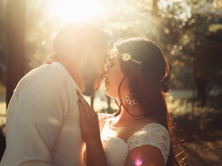 What A Guy Is Thinking When He Kisses You: 11 Thoughts Every Guy Has