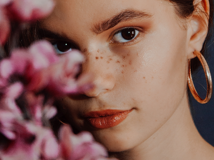 Female Jealousy: 16 Signs A Girl Is Jealous Of Another Girl