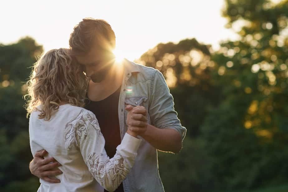 5 Stages a Man Goes Through When He Finally Finds the Right Woman 4