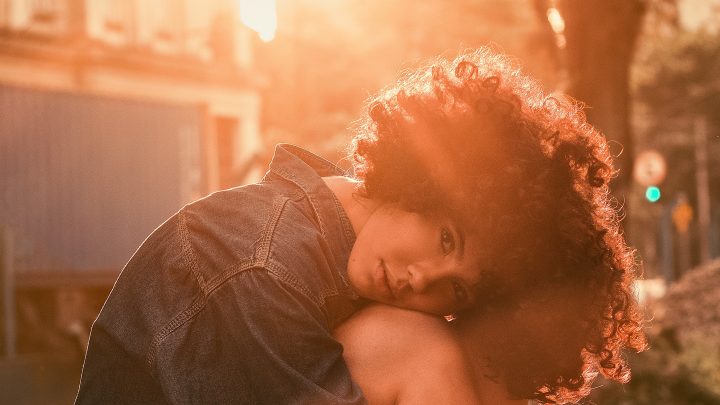7 Things To Know Before Dating A Girl With A Soft Heart, But An Anxious Mind