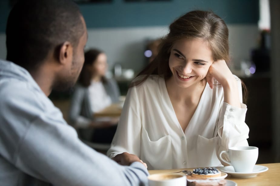 DONE! 19 Unmistakable Body Language Signs He Secretly Likes You
