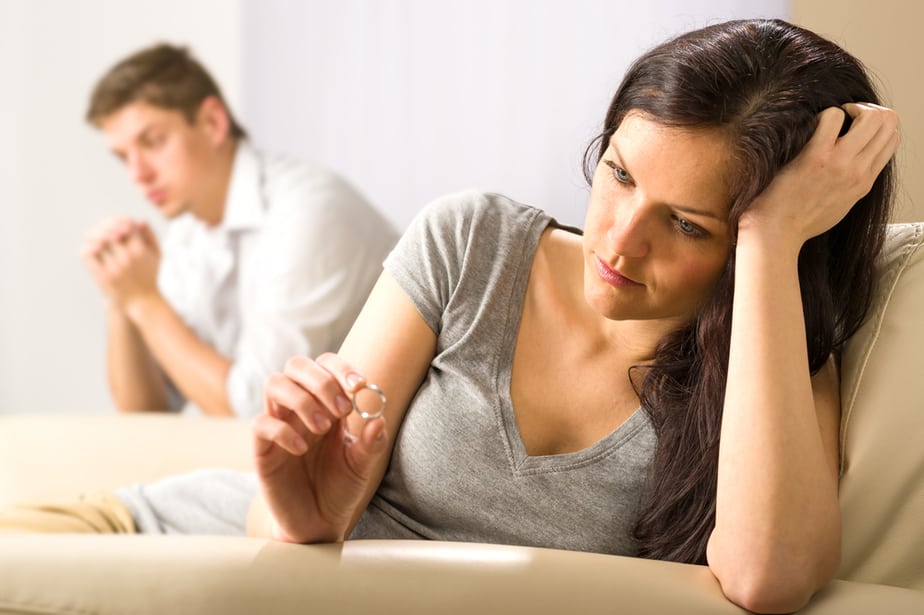 DONE! 7 Obvious Signs You're Stuck In An Unhappy Marriage