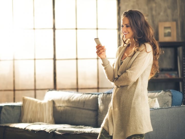 When A Guy Says He Misses You: 9 Signs He&rsquo;s Genuine