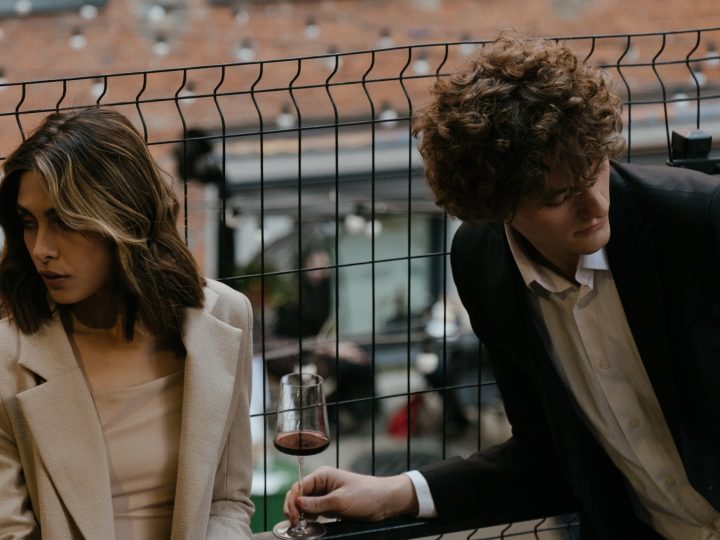 17 Giveaway Signs He Doesn&rsquo;t Want A Relationship With You