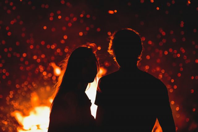 7 Undeniable Signs Of Twin Flame Telepathy And How You Can Use It