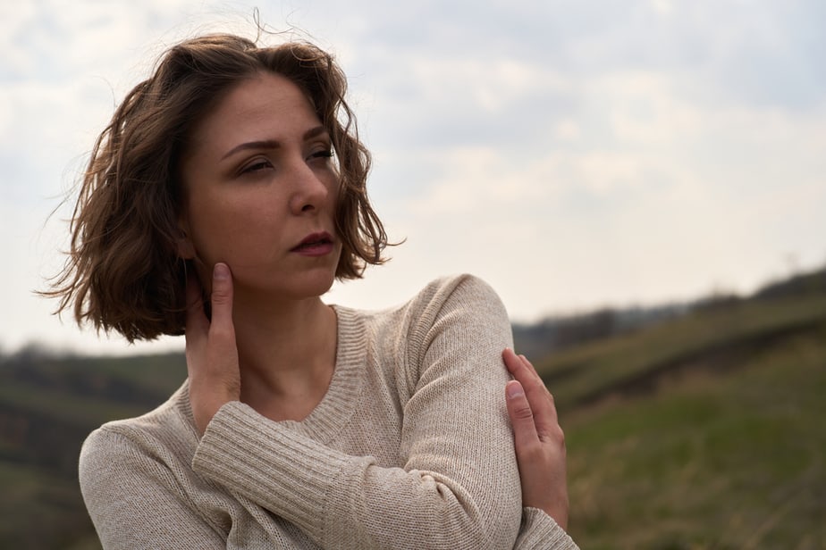 DONE! 8 Possible Reasons Why A Woman Is Pulling Away Emotionally