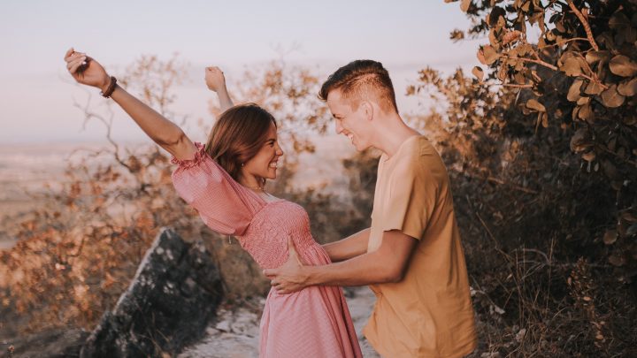 14 Obvious Signs He Wants To Date You And Make It Official