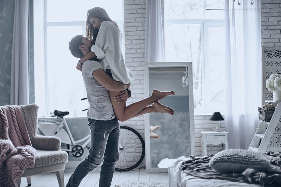 12 Surefire Signs He Wants Something Serious With You