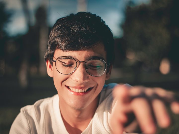 11 Daily Struggles You&rsquo;ll Face While Dating A Mama&rsquo;s Boy