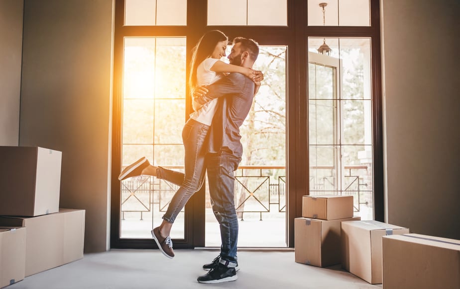 DONE 11 Tips On How To Deal With Your Boyfriend Moving Away 8