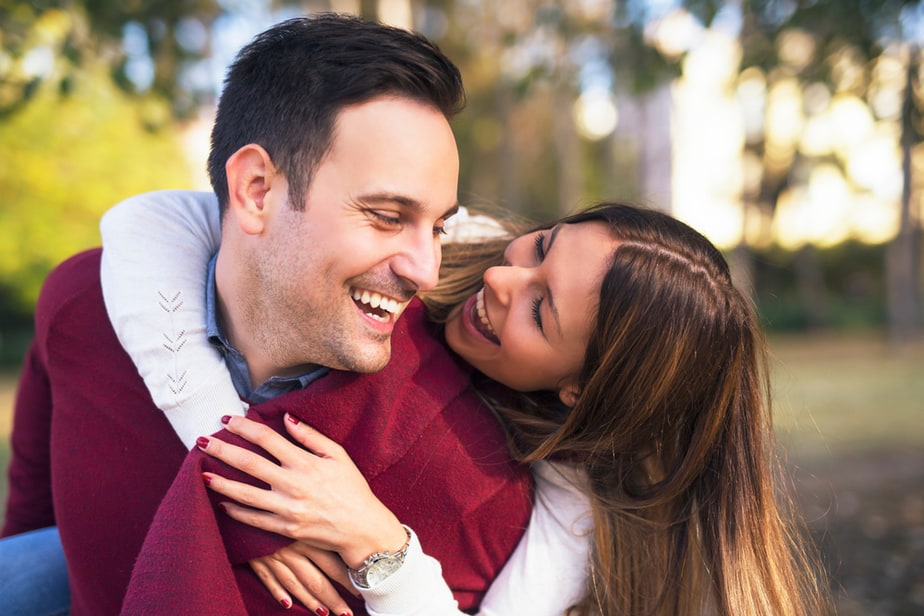  11 Undeniable Signs Of Chemistry Between Two People