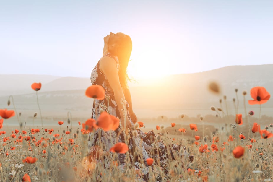 11 Undeniable Signs Your Twin Flame Is Coming Back Into Your Life