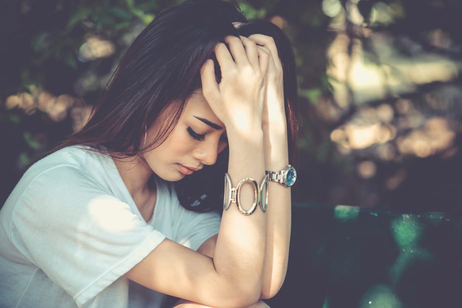  14 Warning Signs He Doesn't Value You Anymore (Move On)