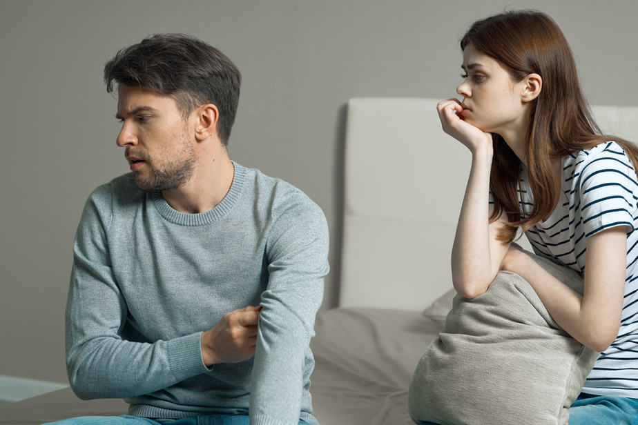 15 Signs Of Emotional Neglect In Marriage And How To Deal With It