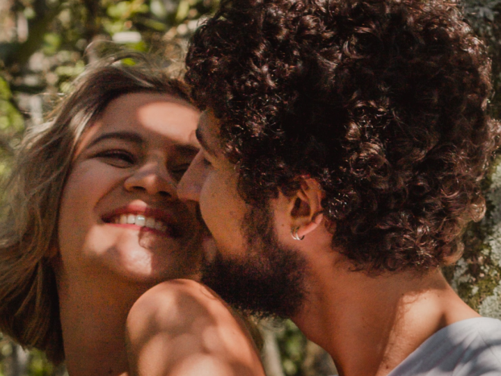 11 Undeniable Signs Of Chemistry Between Two People