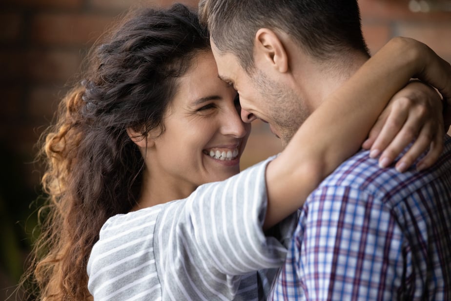 DONE! 12 Not-So-Subtle Signs She Is Desperate For Marriage