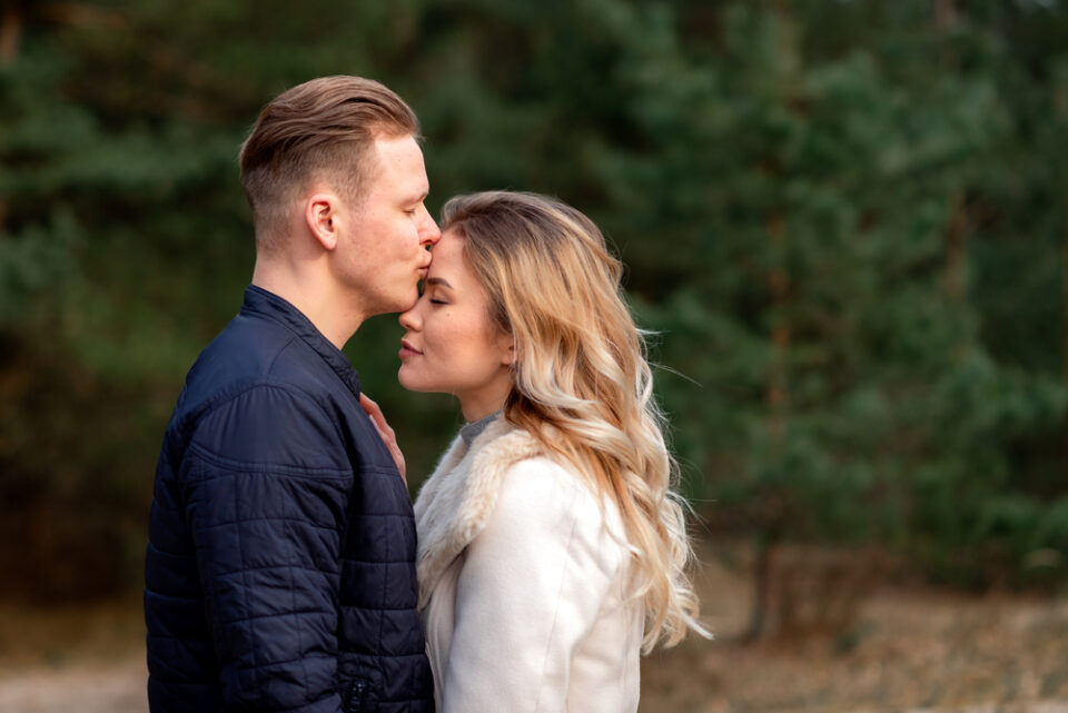 15 EasyToSpot Signs He Caught Feelings For You