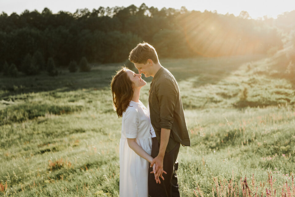 15 EasyToSpot Signs He Caught Feelings For You