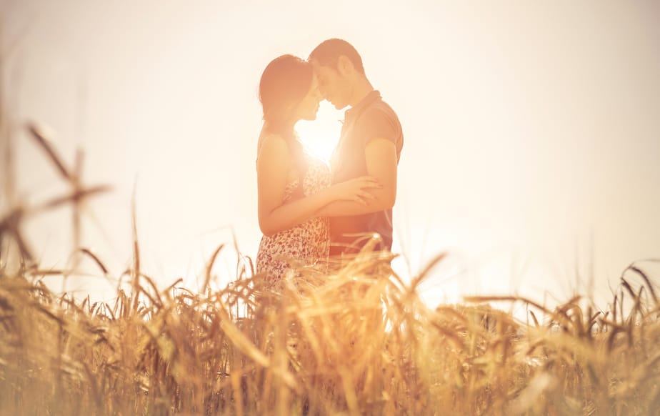 28 Clear Signs He Wants To Marry You And Be Yours Forever