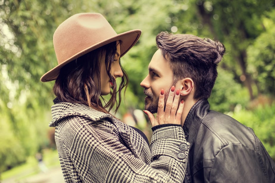 DONE! How To Tell If A Guy Thinks You're Pretty 17 Signs He's Attracted To You