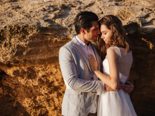 Does He Find Me Attractive 13 Undeniable Signs He's Interested In You