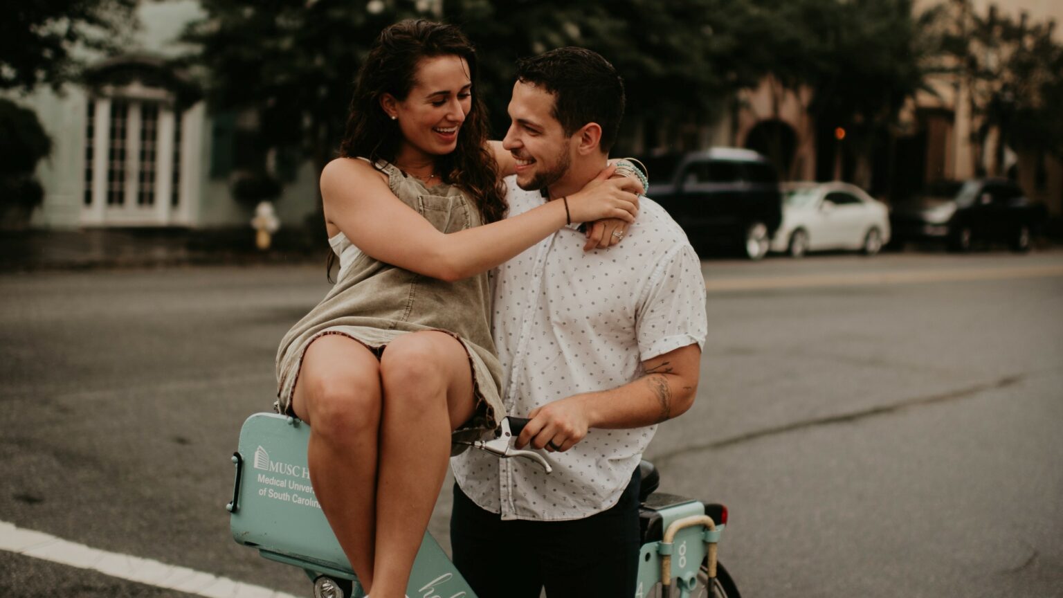 How To Tell If A Guy Thinks You're Pretty? 17 Signs He's Attracted To You
