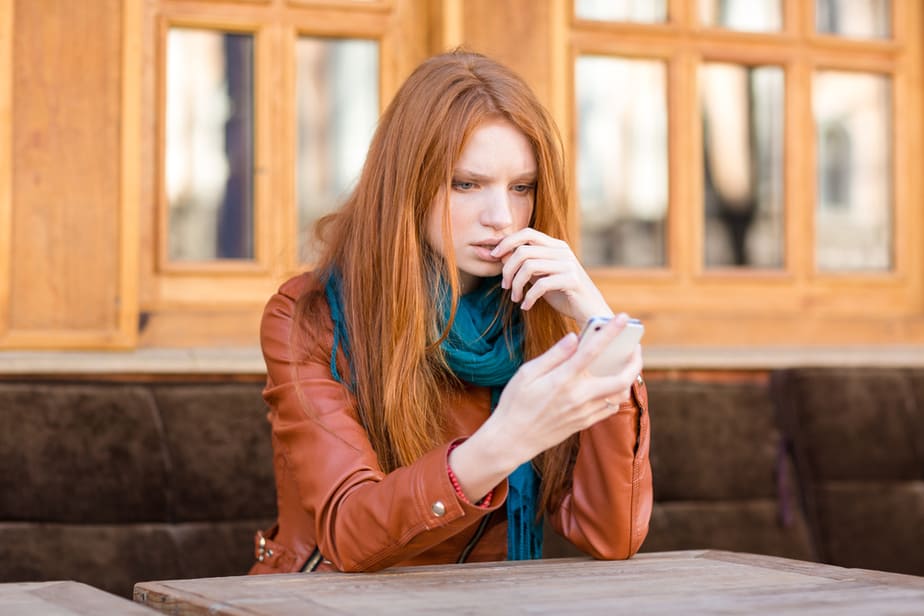 DONE! 6 Undeniable Reasons Why You Should Never Text Him Back