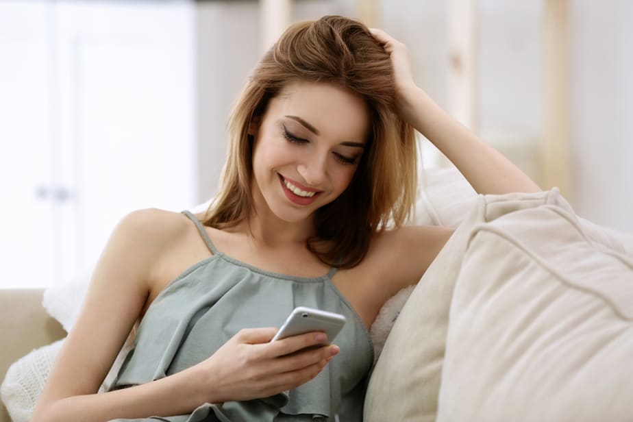 Fate queste 8 cose se il vostro ex risponde ai messaggi ma non inizia mai a farlo