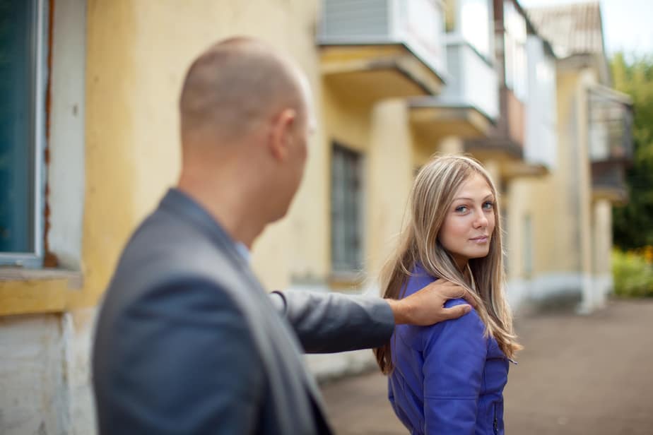 DONE! 6 Warning Signs You're Dating An Arrogant Man, Not A Confident One