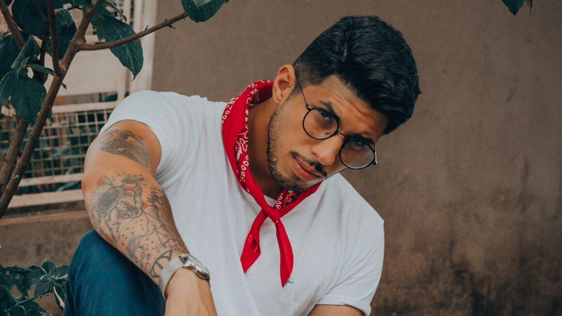 6 Warning Signs You’re Dating An Arrogant Man, Not A Confident One