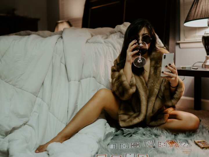 Why Does He Randomly Text Me After Months? And What Do I Do Then?