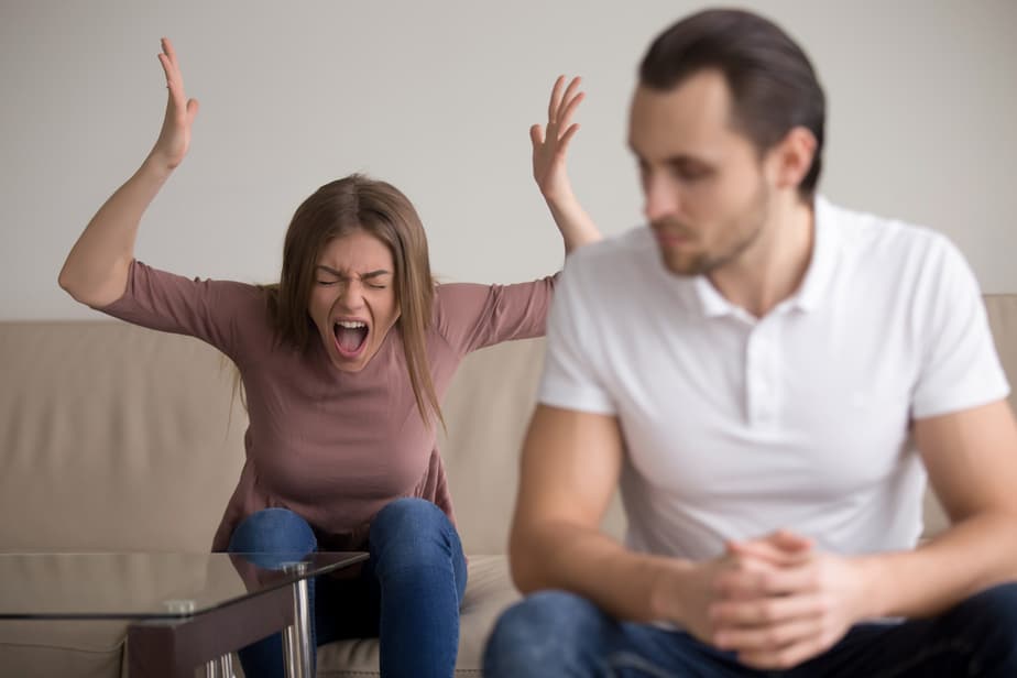DONE! Psycho Girlfriend 10 Alarming Behaviors That Confirm Her Craziness