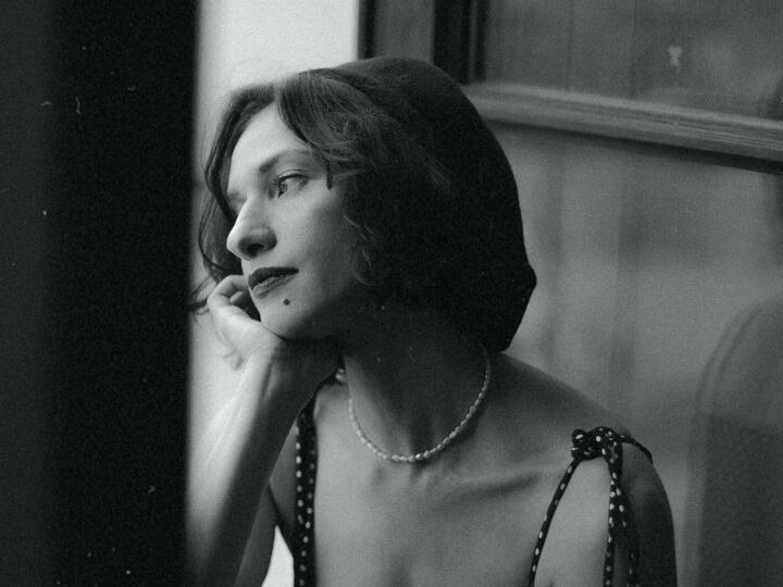 Should I Tell Him I Miss Him? 20 Subtle Ways To Make Him Feel It