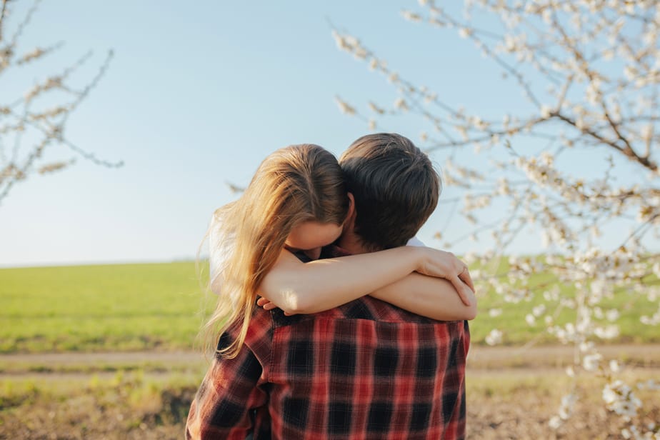 DONE 15 Signs You Have A Loyal Girlfriend And Tips On How To Keep Her 8
